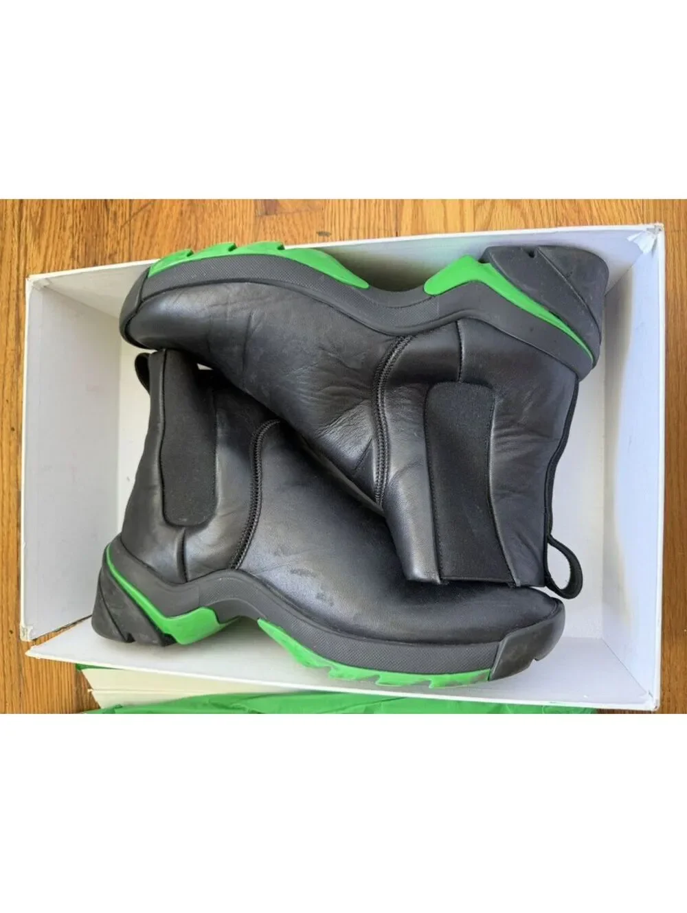 Bottega Veneta Flash Chelsea Boots - Black / Grass Green